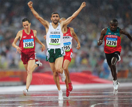 Vainqueur de sa demi-finale du 800m, l'Algérien Nabil Madi sera l'un des 5 Africains prétendants au podium.  (Photo : Reuters) 