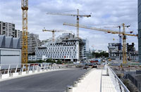 Travaux d'aménagement situés en face de l'île Seguin à Boulogne-Billancourt, le 10 juillet 2008.( Photo : AFP )