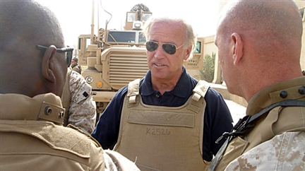 Joseph Biden, le 6 septembre 2007 à Ramadi, en Irak.(Photo : AFP)