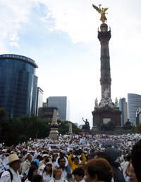 Place de l'Ange de l'Independance, point de départ de la Marche blanche à Mexico, le 30 août 2008.(Photo : P. Gouy/RFI)