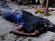 Une victime de l'attentat à Mogadiscio, le 3 août 2008.(Photo : Reuters)