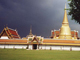 Temples dans l'enceinte du Grand Palais à Bangkok.(GNU Free Documentation License)