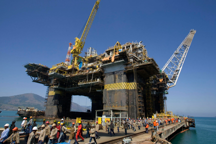 Le Derrick P-51 du géant pétrolier Petrobras à Angra Dos Reis, à l'ouest de Rio de Janeiro(Photo : Reuters)