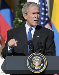 Le président George Bush lors d'une allocution dans les jardins de la Maison Blanche, le 20 septembre 2008.(Photo : Reuters)