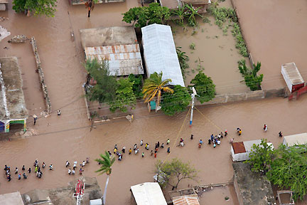 Haïti a été frappé de plein fouet par le passage de l'ouragan Hanna. Le bilan humain ne cesse de s'alourdir avec au moins 136 morts, le 3 septembre 2008.( Photo : Reuters )