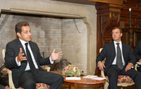 Le président en exercice de l'UE, Nicolas Sarkozy et le président russe, Dmitri Medvedev, le 10 octobre.(Photo: Reuters)