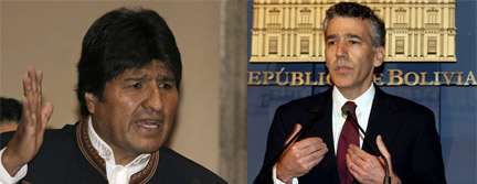 Le président bolivien, Evo Morales (g) et Philip Golberg, ambassadeur des Etats-Unis en Bolivie (d).(Photo : Reuters/AFP)