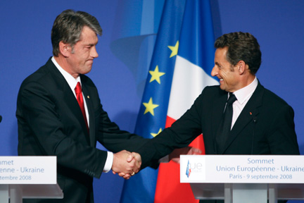 Le président français Nicolas Sarkozy et le président ukrainien Victor Iouchtchenko lors du sommet UE-Ukraine au palais de l'Elysée, à Paris, le 9 septembre 2008.(Photo : Reuters)