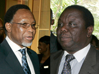 Le président sud-africain Kgalema Motlanthe (g) et le leader zimbabwéen du MDC Morgan Tsvangirai.(Photo : Reuters/Montage RFI)