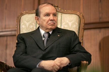 Le président algérien Abdelaziz Bouteflika, 71 ans, n'a pas précisé la date de la présentation du projet de nouvelle Constitution au Parlement. (Photo : Reuters)