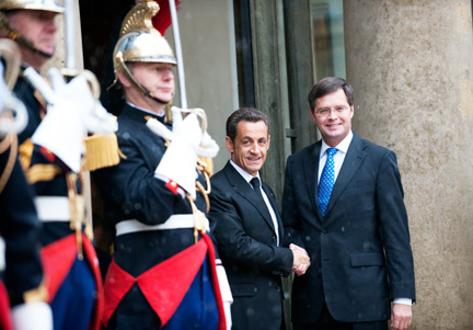 La crise financière a été évoquée lors d’une rencontre jeudi 2 octobre 2008 à Paris entre le Premier ministre néerlandais Jan Peter Balkenende et le président français Nicolas Sarkozy qui occupe actuellement la présidence de l’Union européenne.(Photo : Reuters)