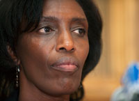 Rose Kabuye, lors de la conférence de presse tenue à Paris, vendredi 21 novembre.(Photo : Reuters)