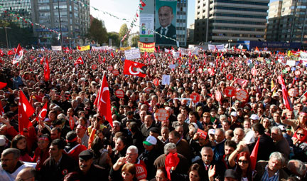 Venus de toutes les régions du pays, les Turcs alévis se sont rassemblés dans le centre de la capitale turque, Ankara, le 9 novembre 2008.(Photo : Reuters)