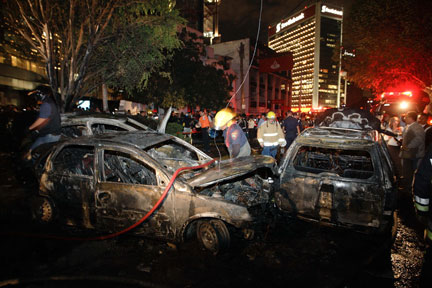Les débris de l'avion qui s'est écrasé dans la ville de Mexico tuant notament le ministre de l'Intérieur, Juan Camilo Mouriño, le 4 novembre 2008. (Photo : Reuters)
