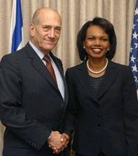 La secrétaire d'Etat américain Condoleezza Rice (d) a rencontré le Premier ministre israélien Ehud Olmert à Jérusalem ce jeudi 6 novembre 2008.(Photo : Reuters)