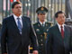 Le chef de l'état chinois Hu Jintao (à droite ) accompagné d'Alan Garcia, son homologue péruvien, le 19 novembre 2008.( Photo : Mariana Bazo / Reuters )