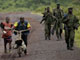 <span>Un groupe de soldats de l’armée congolaise se dirigeant vers Goma, le 13&nbsp;novembre 2008.</span>(Photo : AFP)