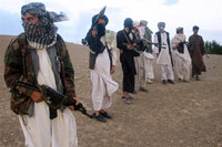 Des combattants talibans dans la province de Wardak à l'ouest de Kaboul, le 26 septembre 2008.(Photo : AFP)