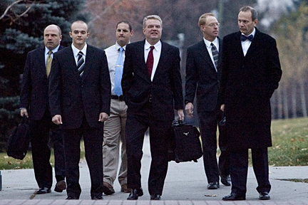 Les anciens agents de sécurité de la société Blackwater, à leur arrivée au palais de justice de Salt Lake City, le lundi 8 décembre 2008.(Photo: Reuters)