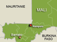De violents combats ont éclaté dans la localité de Nampala, à 400 kilomètres au nord-est de Bamako, près de la frontière mauritanienne, le 20 décembre 2008.(Carte : RFI)