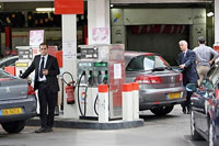 La hausse des prix du pétrole a creusé le solde commercial en 2008 en France.(Photo : AFP)