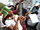 Des supporters de John Atta-Mills, du Congrès national démocratique (NDC), fêtent la victoire avant l'heure de leur candidat à Accra le 29 décembre 2008.(Photo : AFP)