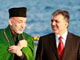 Le président afghan Hamid Karzaï (à gauche) et son homologue turc Abdullah Gül, à Istanbul, le 5 décembre 2008.(Photo : Reuters)