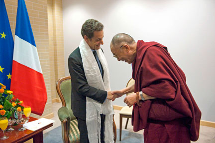 Nicolas Sarkozy et le Dalaï Lama, le 6 décembre 2008( Photo : Reuters )