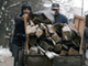 Vendeurs de bois à Sofia, en Bulgarie, où la température a chuté à - 8°, le 11 janvier 2008. Actuellement, la Bulgarie ne reçoit pas le gaz promis par l'Ukraine. (Photo : AFP)