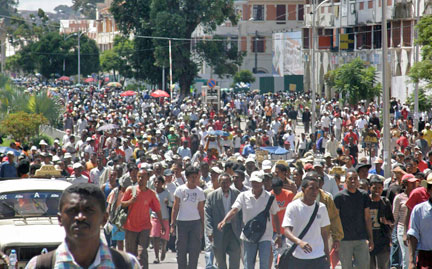 Manifestation sur la place du 13-Mai à Antananarivo, le 28 janvier 2009.( Photo : Reuters )