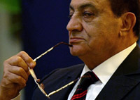 Le président égyptien, Hosni Moubarak, a demandé à Israël de stopper «&nbsp;<em>immédiatement</em>&nbsp;» et «&nbsp;<em>sans conditions</em>&nbsp;» les combats, samedi 17 janvier 2009.(Photo : AFP)
