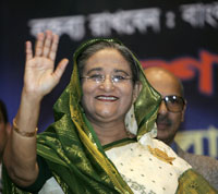 L'ex-Premier ministre, Cheikh Hasina Wajed, savoure sa victoire lors d'une conférence de presse à Dacca, le 31 décembre 2008.(Photo : Reuters)