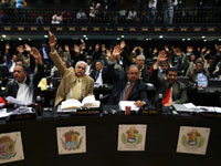 Les députés ont approuvé, mercredi 14 janvier, une modification de la Constitution permettant la réélection illimitée pour tous les mandats soumis au suffrage universel.(Photo : Reuters)