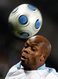 Sylvain Wiltord s'est relancé à Marseille.(Photo : Reuters)