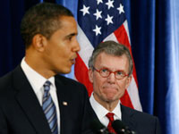 Tom Daschle (d) et Barack Obama lors d'une conférence de presse à Chicago, le 11 décembre 2008.(Photo : Reuters)