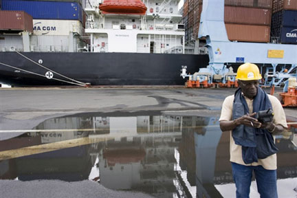 Le ministre du Budget, Eric Woerth, a annoncé l'adoption de «&nbsp;mesures douanières exceptionnelles pour soutenir les entreprises en Guadeloupe ».(Photo: AFP)