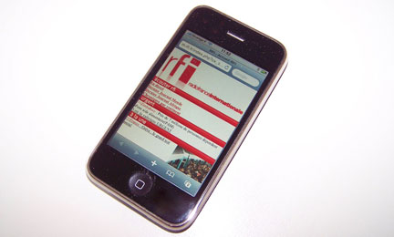 Le site mobile m.rfi.fr sur un téléphone Apple IPhoneDR
