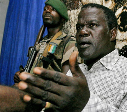 Denis Maho Gofléhi, chef des milices de l'Ouest ivoirien, le 20 mars 2008.( Photo : AFP )