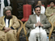 Des officiels du gouvernement pakistanais et des chefs politiques et religieux, lors d'une rencontre avec des membres de la délégation du leader islamiste Sufi Mohammad, de la vallée de Swat, à Peshawar, le 16 février 2009.(Photo : Reuters)