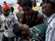 Un homme blessé à Antananarivo, le 7 février 2009. (Photo : AFP)