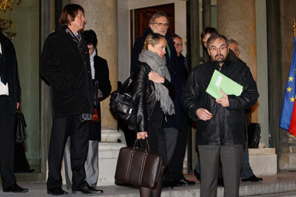Bernard Thibault de la CGT (g) et François Chérèque de la CFDT (d), à la sortie de l'Elysée, le 18 février 2009.(Photo : Reuters)