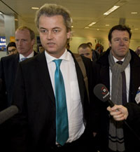 Le député néerlandais d'extrême droite Geert Wilders à son arrivée à l'aéroport londonien de Heathrow, le 12 février 2009.(Photo : AFP)