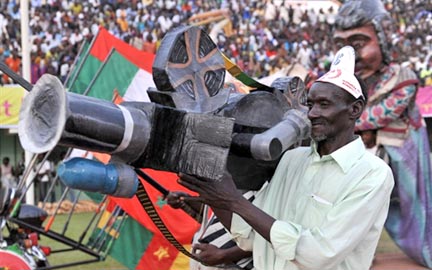 Hommage aux cinéastes lors du défilé des cérémonies d'ouverture.© AFP/Georges Gobet