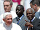 Benoît XVI à son arrivée en Angola est accueilli par le président Jose Eduardo dos Santos.(Photo: Reuters)