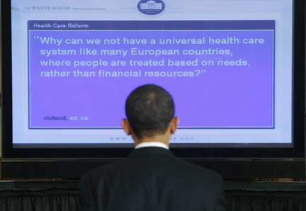 Barack Obama utilise souvent internet pour dialoguer avec les Américains. Sur la photo, à Washington, le 26 mars 2009.(Photo : Reuters)