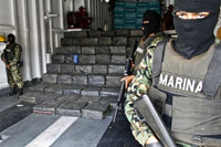 La marine méxicaine a saisi  7 tonnes de cocaïne lors d'une opération à Salina Cruz, le 16 février 2009.(Photo : AFP)