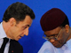 Le président français Nicolas Sarkozy (g) et son homologue nigérien Mamadou Tandja (d), lors d'une conférence de presse à Niamey, le 27 mars 2009.(Photo : AFP)