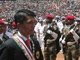 Andry Rajoelina, le président de la Haute autorité de la transition malgache (g) acclamé après la cérémonie d'investiture, à Antananarivo, le 21 mars 2009.(Photo : AFP)
