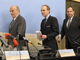 Le ministre luxembourgeois du Trésor Luc Frieden (c), les ministres des Finances suisse Hans-Rudolf Merz (g) et autrichien Josef Pröll (d), lors d'une conférence de presse après leur rencontre, le 8 mars 2009, au château de Senningen, Luxembourg.(Photo : AFP)
