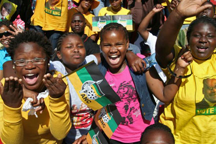 Le jaune, la couleur de l’ANC pour la campagne électorale, a envahi le stade Ellis park de Johannesburg.( Photo : Valérie Hirsch / RFI )